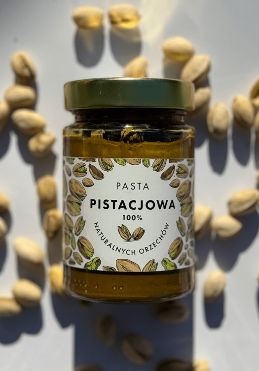 pistacjowa-orzechy-w-tle.webp